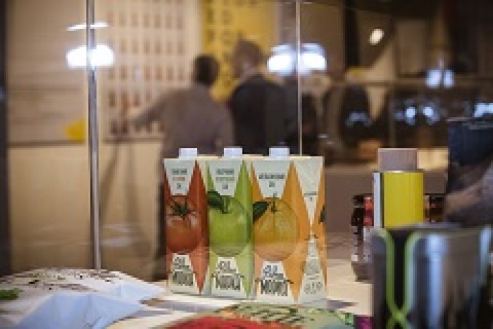 Дизайн соков Рідна Марка получил награду Red Dot.