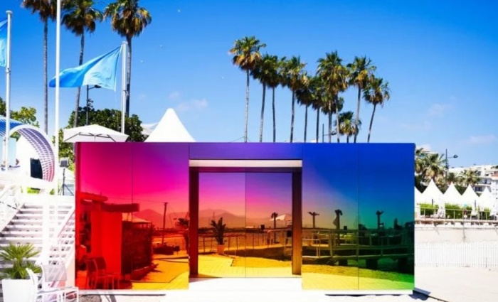 Павильон Instagram на фестивале Cannes Lions показывает, «где заканчивается радуга»