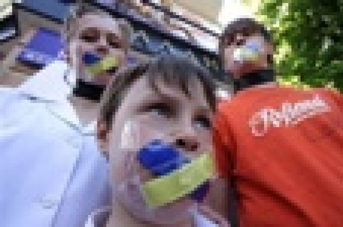 За надругательство над языками в Украине наказывать не будут
