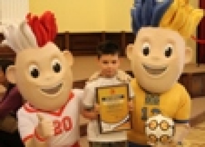 Маленькие киевляне на УЕФА ЕВРО 2012тм